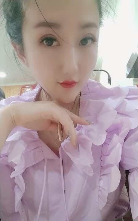 两个不错的小姐姐